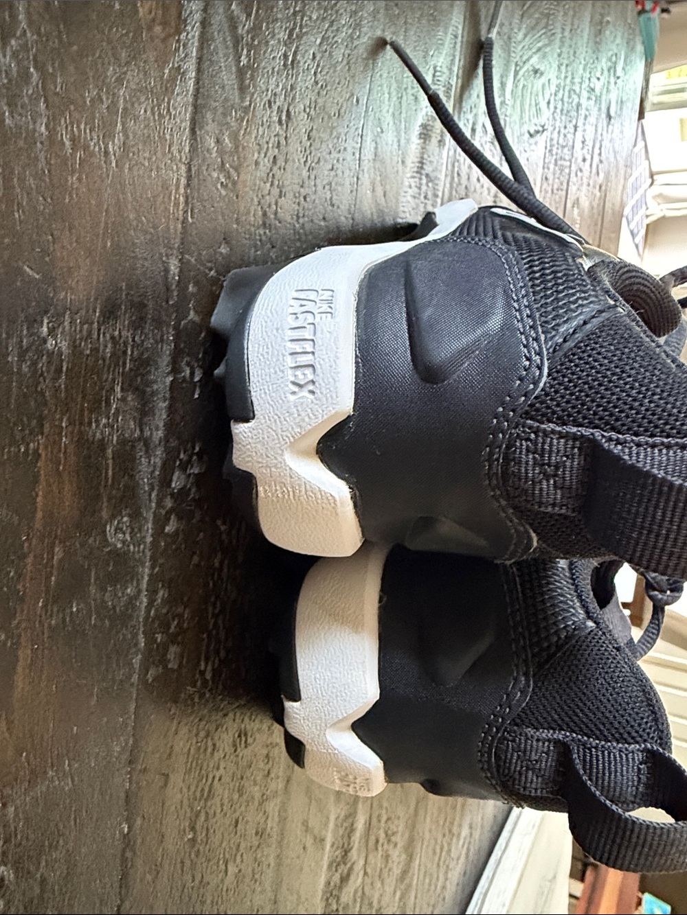 Kid’s baseball Nike Black and White Athletic Cleats - Picture 5 of 8